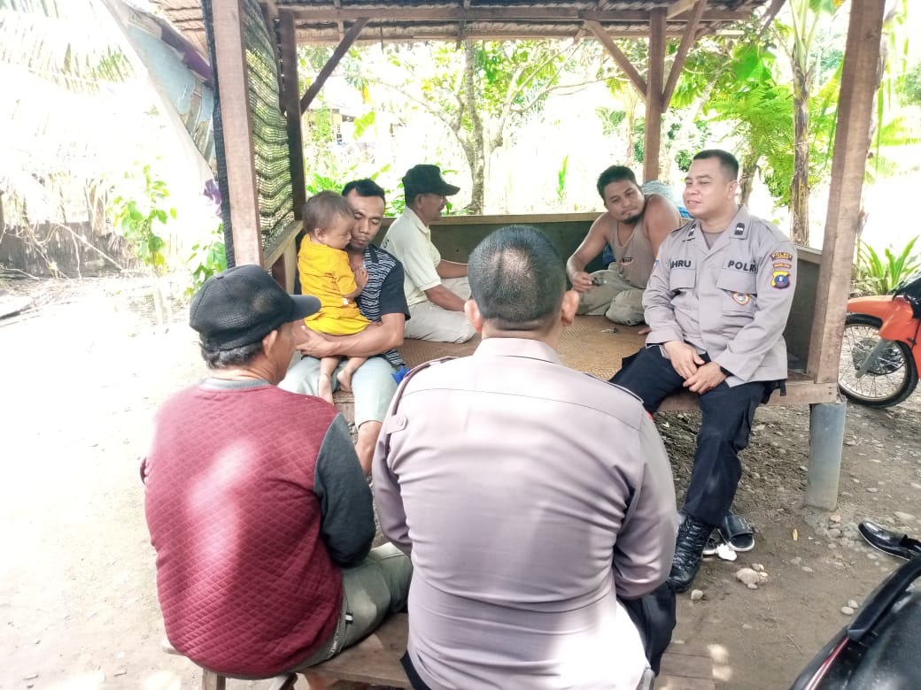Menjelang Pilkada Serentak 2024 Bhabinkamtibmas Lingkungan 2 Kelurahan Paya Mabar Stabat Laksanakan Cooling System.