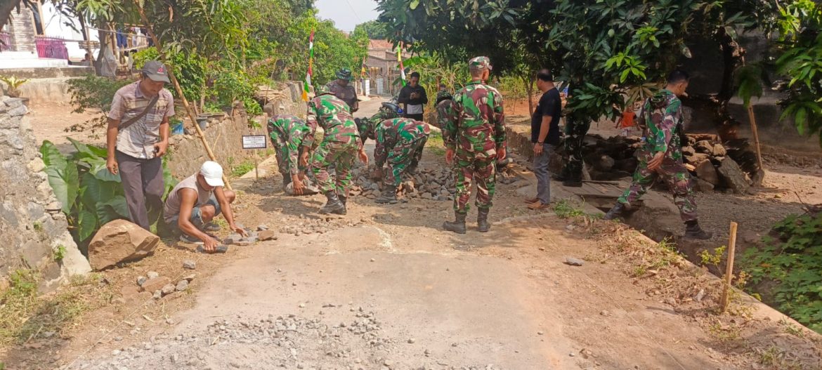 Pembuatan TPT dan Pengaspalan Jalan Mulai Berjalan di Kabupaten Cirebon