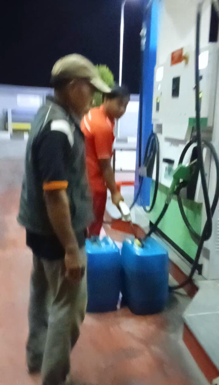 Terendus Aroma Pungli di SPBU 44.522.13 Diduga Bandel Tabrak Aturan Layani Pertalite Gunakan Jerigen.