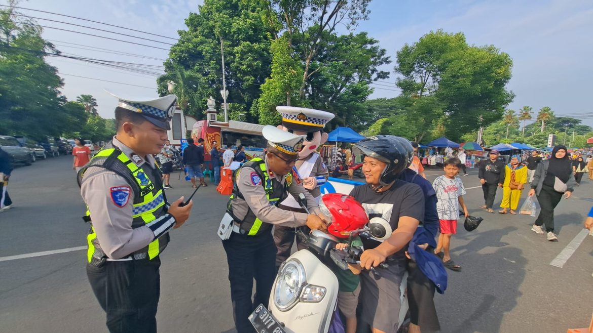 Satlantas Polres Pekalongan Sosialisasikan Tertib Berlalu Lintas di CFD Kajen