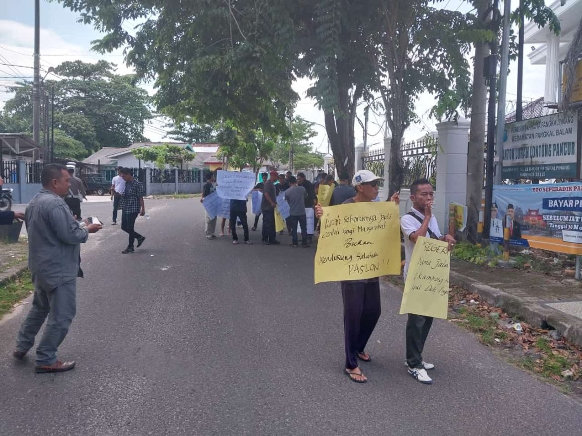 Demo Warga Lontong Pancur: Lurah Dituntut Netral dan Responsif, Dipecat Dari Jabatannya