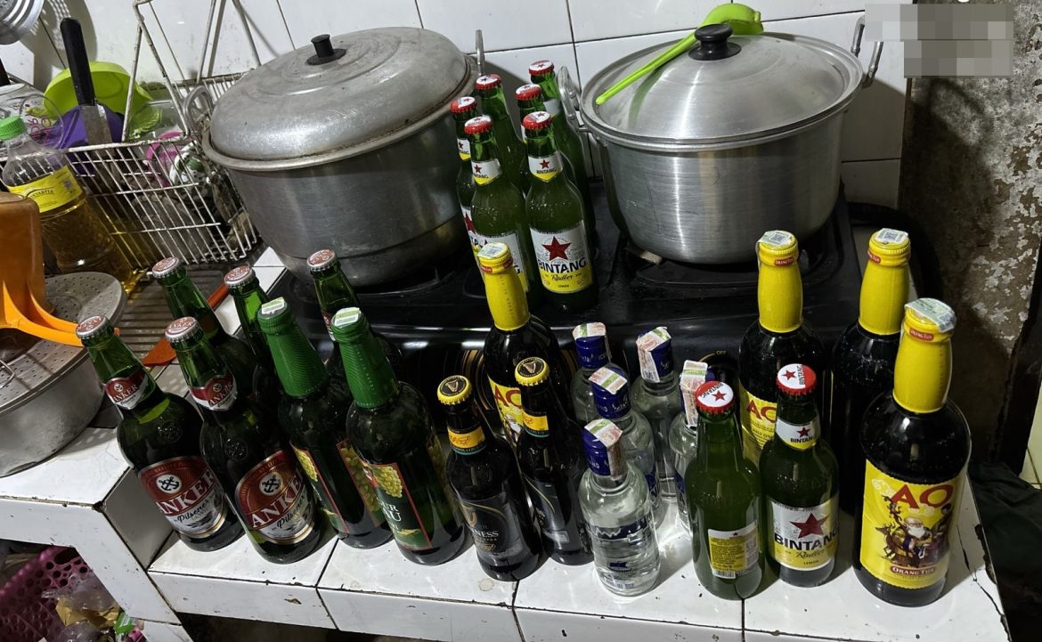 Jual Miras, Warung Makan serta Toko Kena Razia Polisi