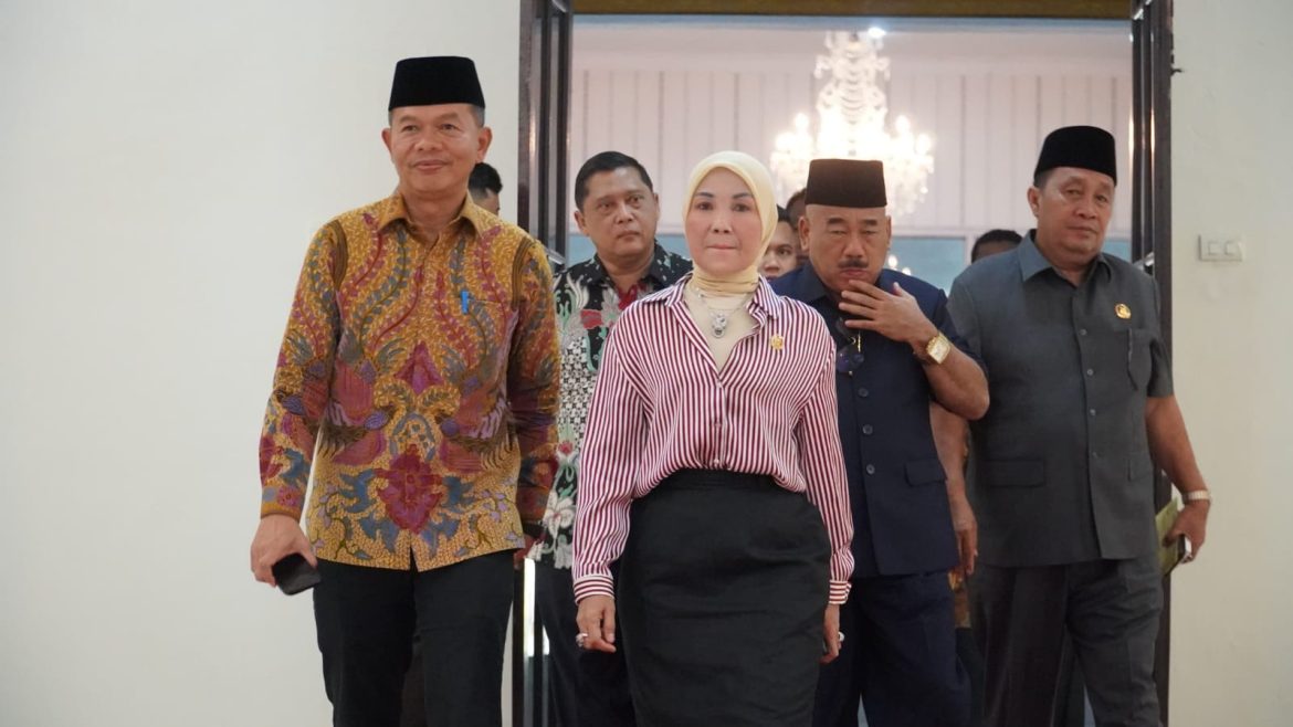 Pj. Bupati Langkat Dorong DPRD untuk Bersinergi dalam Pembangunan: Pembentukan Fraksi-Fraksi sebagai Langkah Awal.