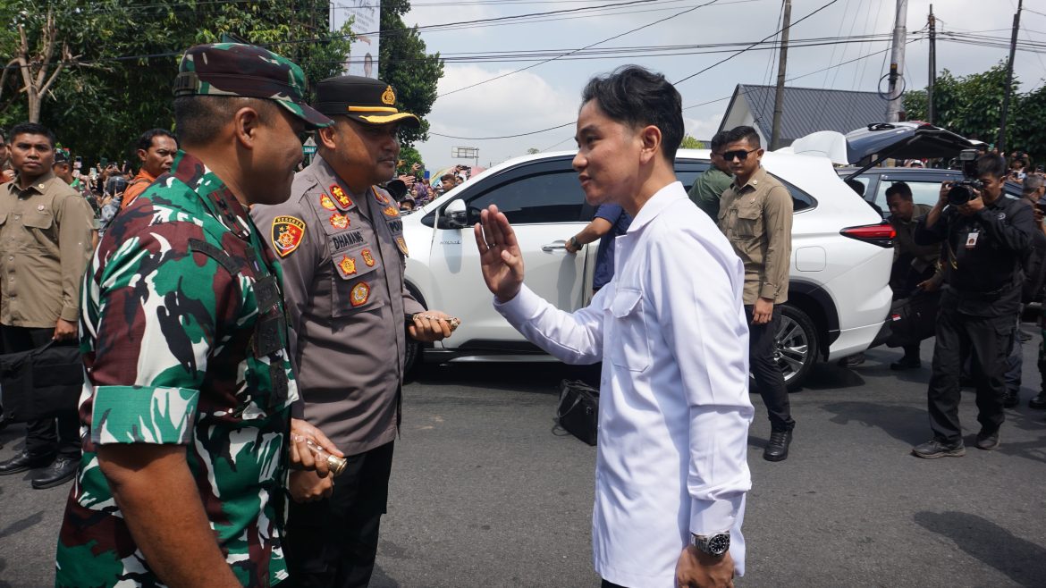 Pengamanan Kepulangan Presiden dan Wakil Presiden beserta para Menteri Kabinet Merah Putih di Magelang Berjalan Lancar, Warga Tunjukkan Antusiasme