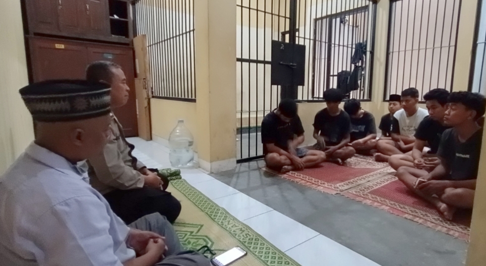 Polsek Banguntapan Berikan Pembinaan Rohani Para Tahanan