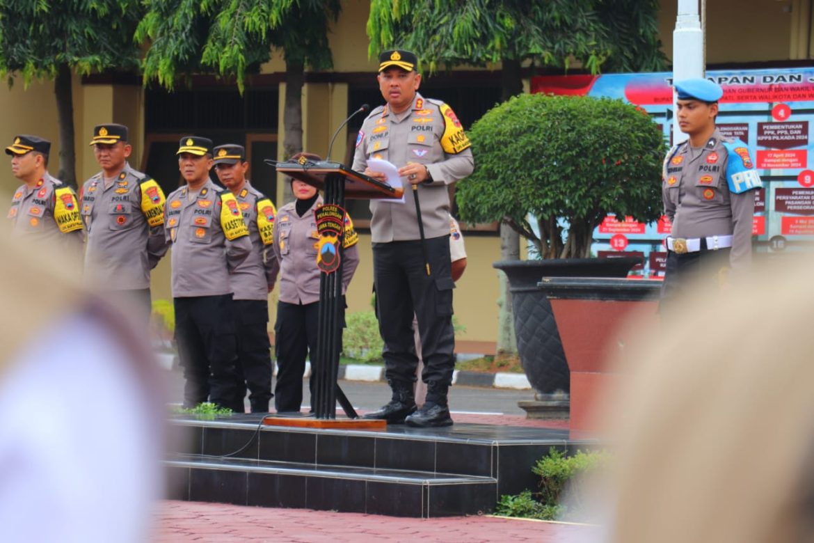 Pimpin Apel Polisi RW, Kapolres Pekalongan Tekankan Anggota Jadi Cooling System di Masyarakat dalam Pilkada Serentak 2024