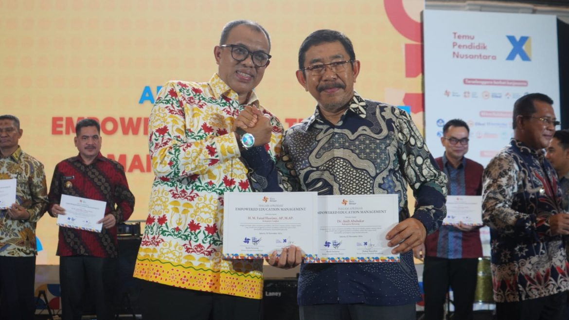 Pj. Bupati Langkat Faisal Hasrimy Terima “Mohammad Syafei Awards”: Dorong Pembelajaran Berpihak pada Anak.