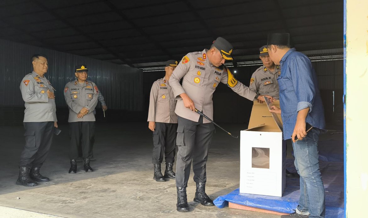 Pastikan Integritas Pemilu 2024, Polda Jateng Awasi Pelipatan Surat Suara dengan Pengamanan Ketat