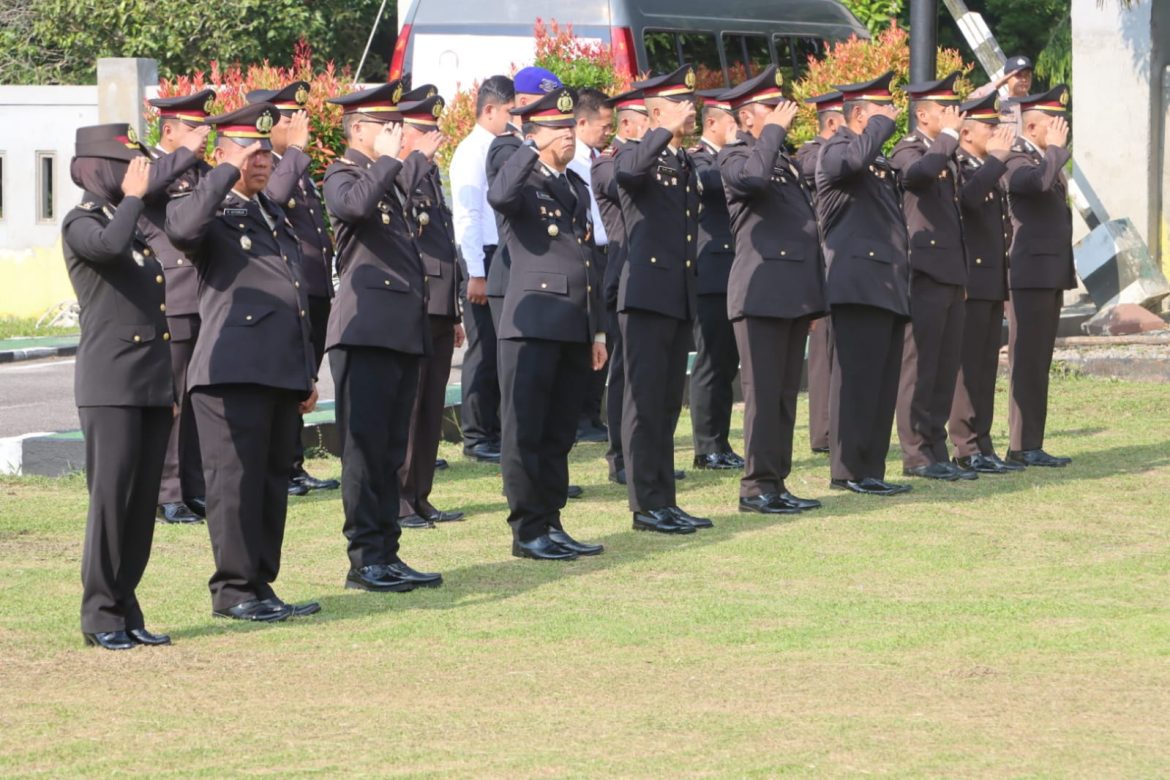 Peringati Hari Pahlawan, Polres Bangka Tengah Gelar Upacara