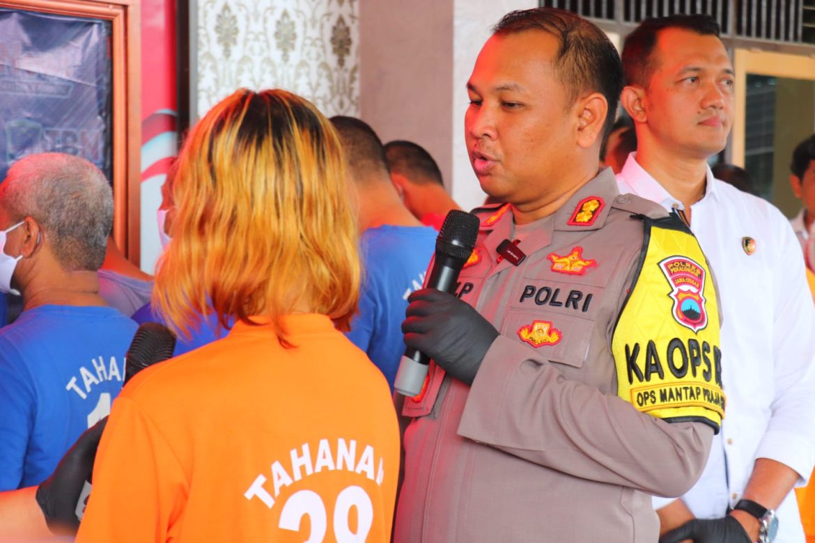 Tawarkan Wanita Melalui Medsos, Seorang Mucikari di Kajen ditangkap Polres Pekalongan  