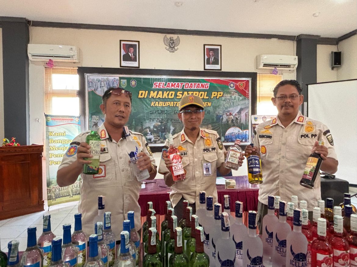 Jelang Pilkada, Satpol PP Garuk Pemasok Miras Terbesar di Kebumen