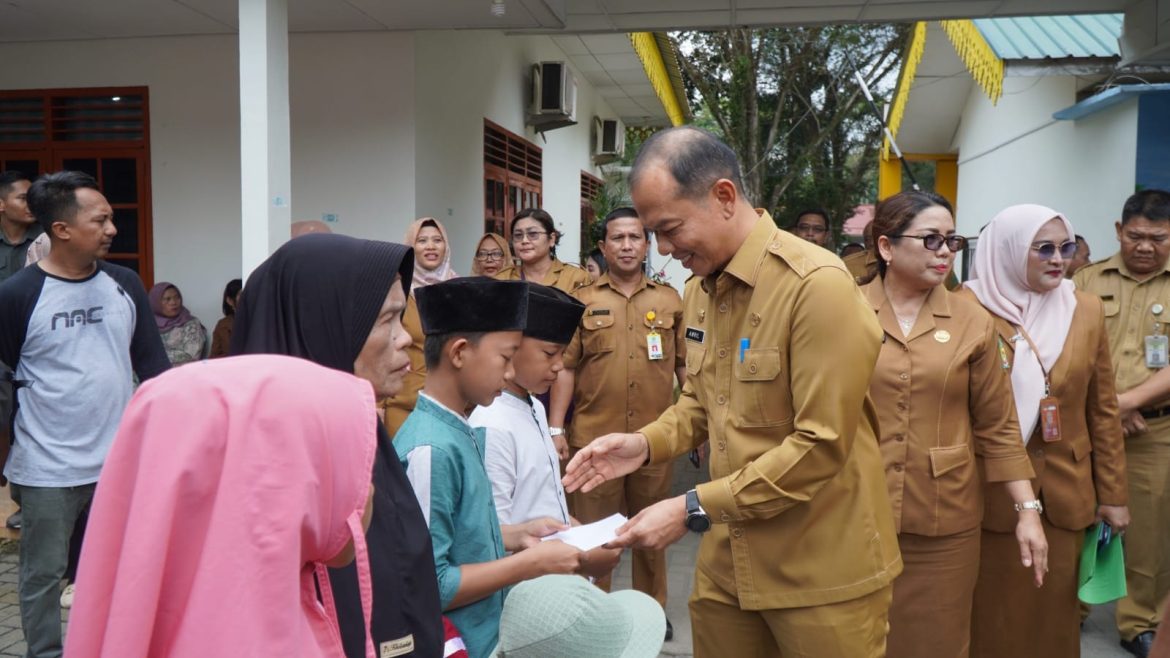 Pj. Bupati Langkat melalui Sekda Amril, Ajak Semua Pihak Berkomitmen Membangun Kesehatan di HKN ke-60.