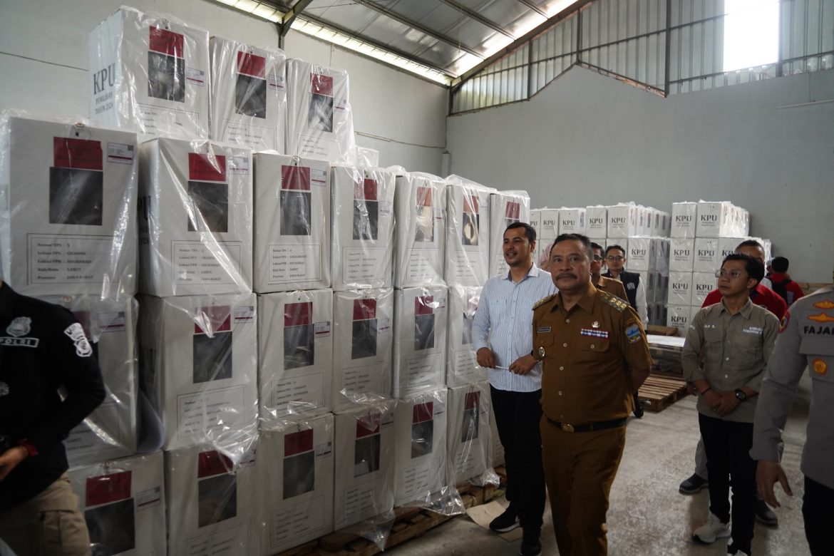 *KPU Garut Mulai Distribusikan Logistik Pilkada 2024 ke 42 Kecamatan*