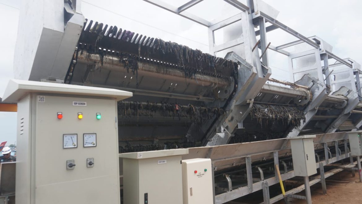Bendung Gerak Kota Pekalongan Dilengkapi Automatic Rotary Screen, Alat Pengambil Sampah Otomatis