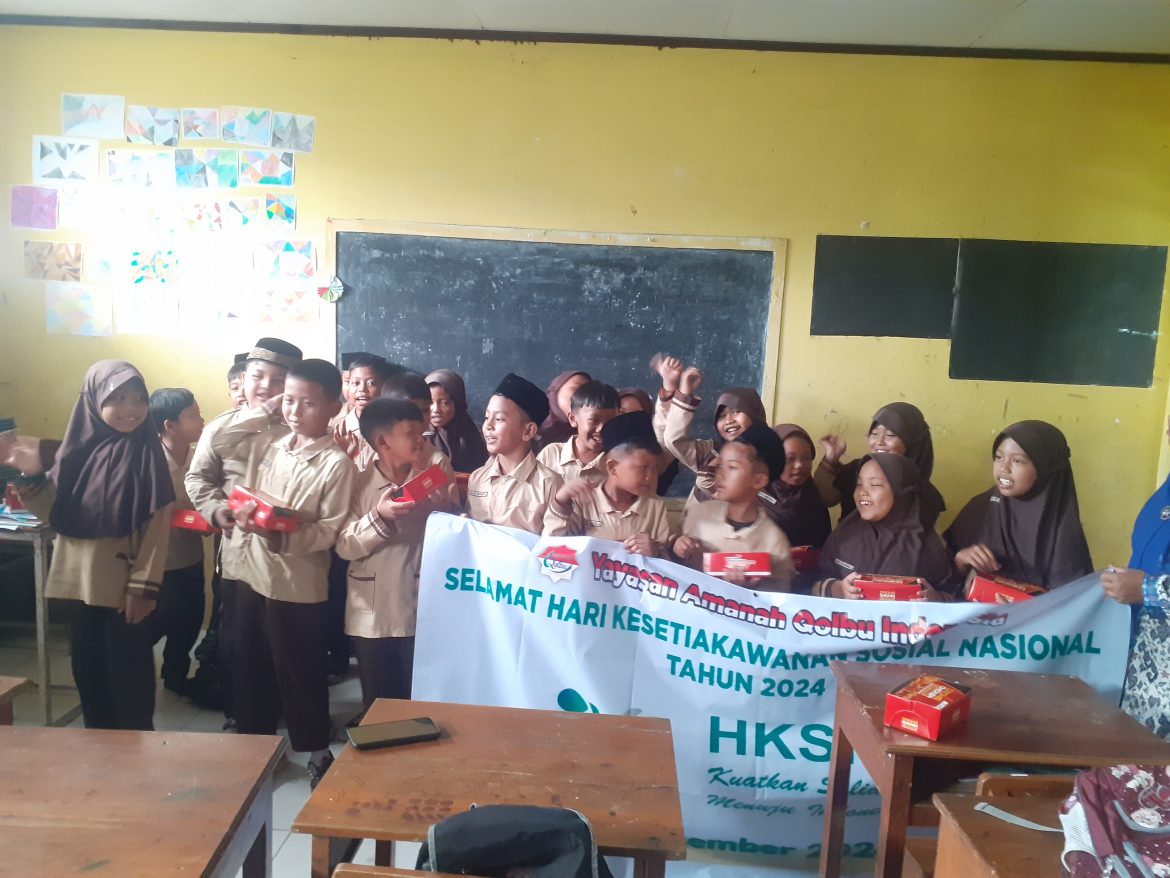 Yayasan Amanah Qolbu Indonesia dan Siswa MI Arryosidin Rayakan HKSN dengan Jumat Berkah
