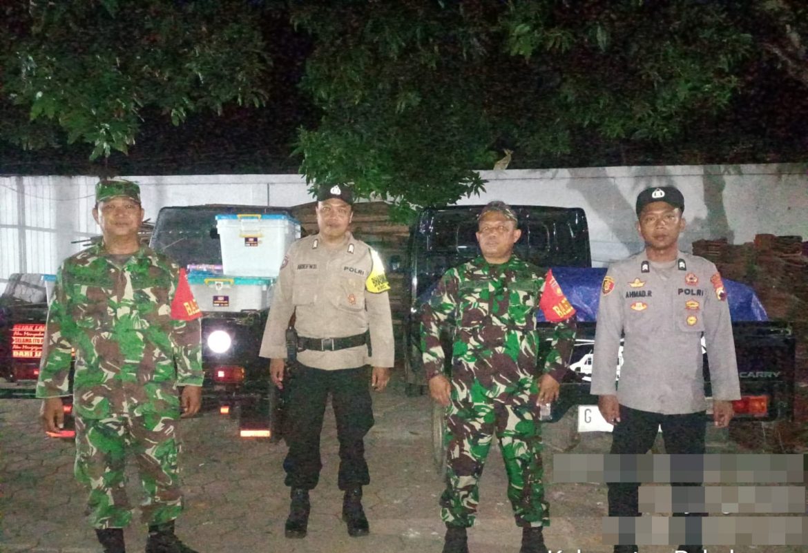 Pendistribusian Hasil Rekapitulasi Tingkat PPK ke KPU Kabupaten Pekalongan Dapatkan Pengawalan dari TNI-Polri