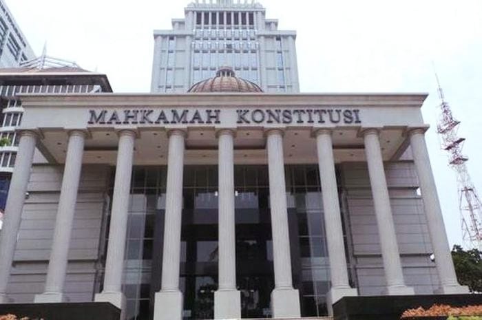 Paslon BK-UHS Resmi Mendaftar Gugatan Hasil Pilkada Halsel Ke Mahkamah Konstitusi