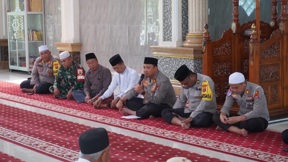 Pasca Pilkada Kapolres Langkat, Laksanakan Jumat Curhat Di Mesjid Al- Istiqomah Stabat.