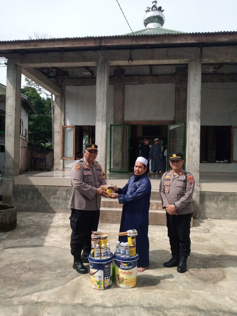 Revitalisasi Masjid Al-Fatah: Polres Langkat Wujudkan Polri Presisi Melalui Bakti Sosial.