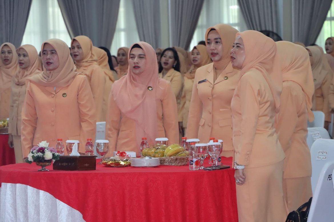 HUT ke-25 DWP Sumut, Ny. Uke Retno Faisal Hasrimy Dorong Peran Aktif Perempuan di Masyarakat.