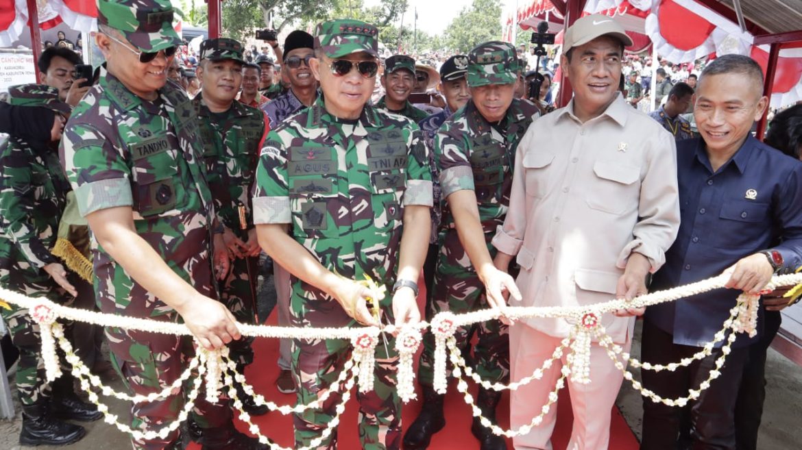 Kunjungan Kerja Panglima TNI di wilayah Kodim Pemalang Dalam Rangka Serbuan Teritorial dan Resmikan Jembatan Gantung Merah Putih 9