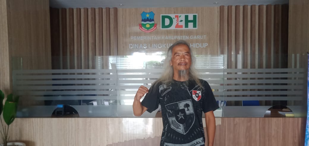 Relawan Penyapu di Garut Menuntut Kepastian Status dan Pengakuan