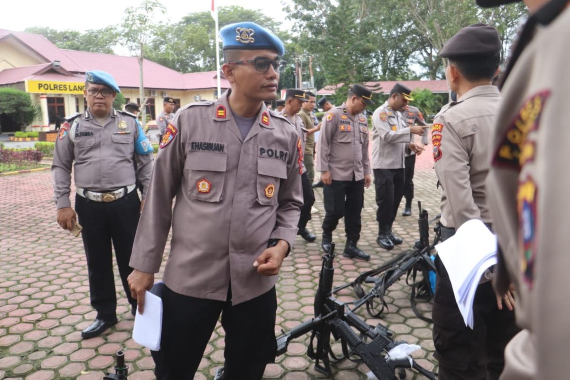 Kapolres Langkat Pimpin Pemeriksaan Senjata Api, Tegaskan Integritas dan Profesionalisme Polri.
