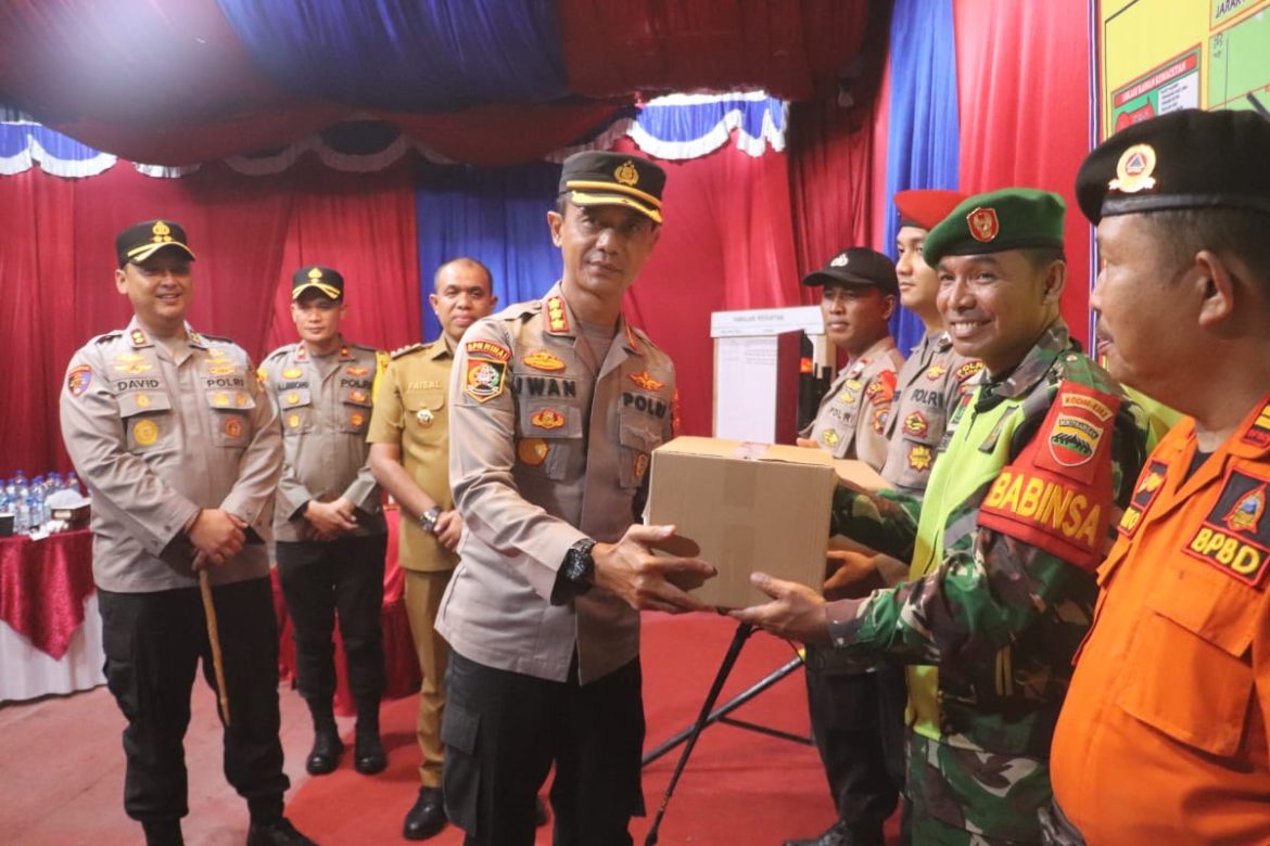 Kapolres Langkat Bersama Rombongan Tinjau Kesiapan Pos Pengamanan Natal dan Tahun Baru 2024-2025.