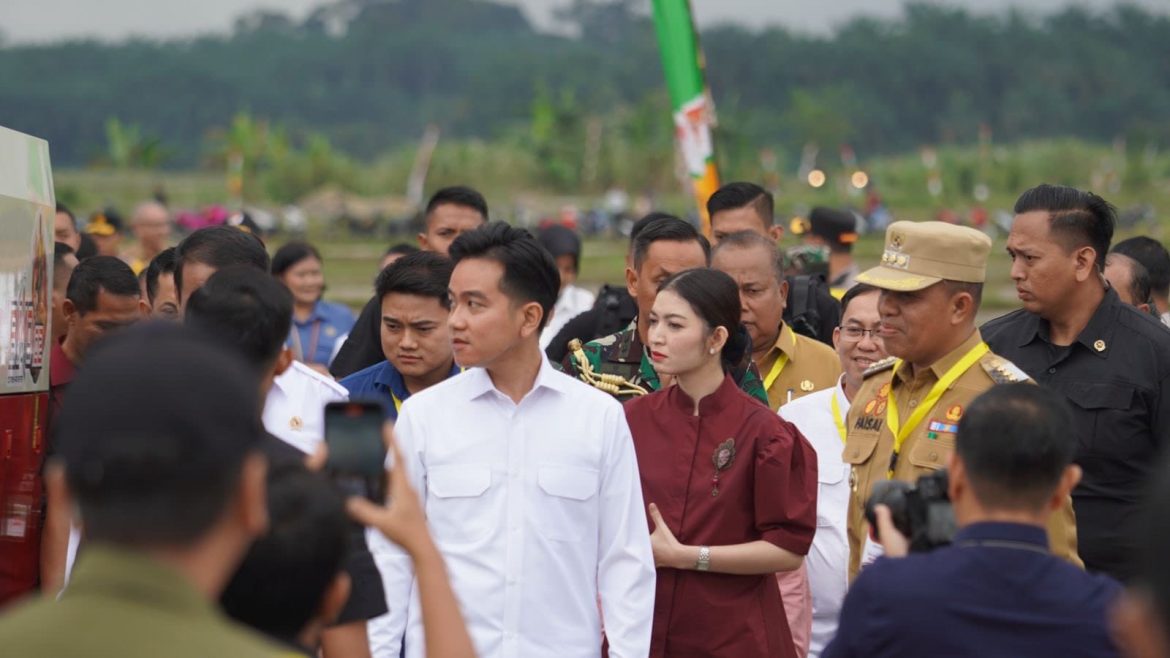 Gibran Kunjungi Sirapit Langkat: Pj Bupati Langkat Sambut Percepatan Gerakan Tanam Padi.