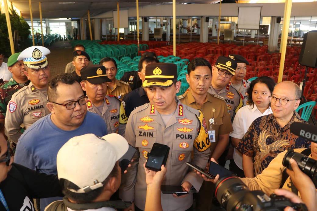 Kunjungi Gereja, Pospam dan Pos Yan, Kapolres Metro Tangerang Cek Kesiapan Pengamanan Perayaan Natal 2024