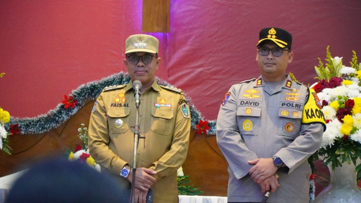 Pj. Bupati Langkat bersama Kapolres Tinjau Gereja di Stabat, Pastikan Malam Ibadah Natal Aman.
