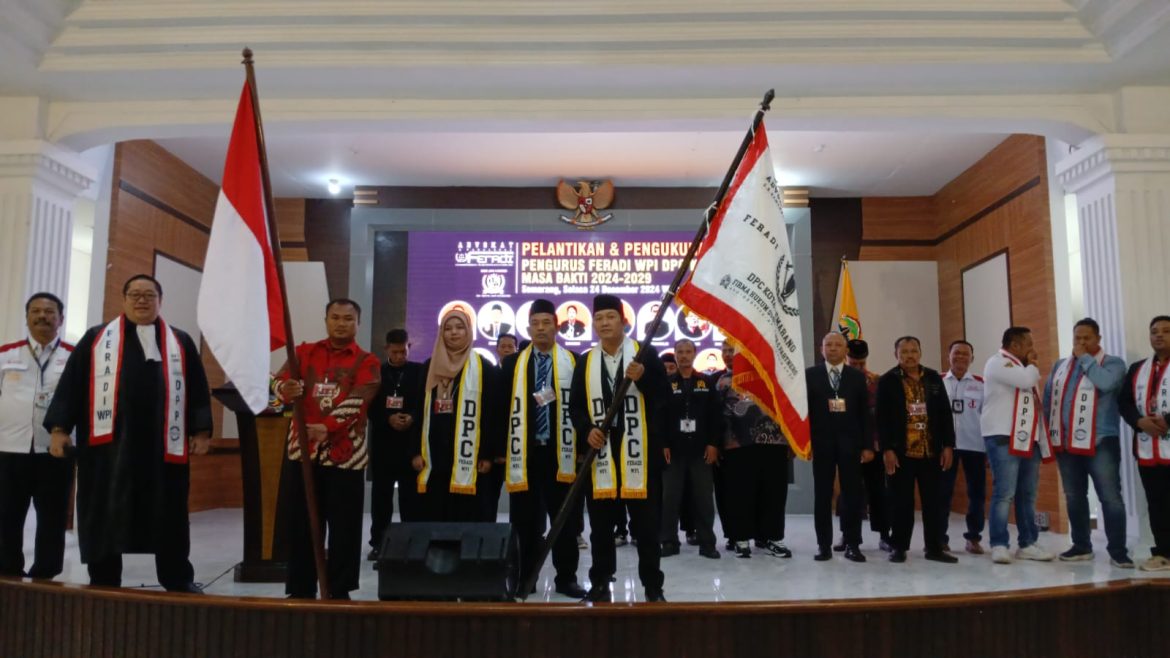 Ketua Umum Pusat Bantuan Hukum DPP Feradi WPI, Adv. Donny Andretti, S.H., S.Kom., M.Kom., C.Md., Resmi Melantik Sukindar Menjadi Ketua Dewan Pimpinan Cabang (DPC) Feradi WPI Kota Semarang . 