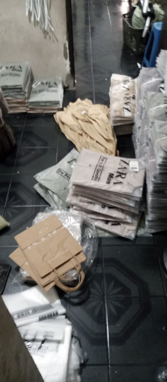 Di duga adanya satu Konveksi di wilayah Ciledug memalsukan Merk di beking oknum wartawan