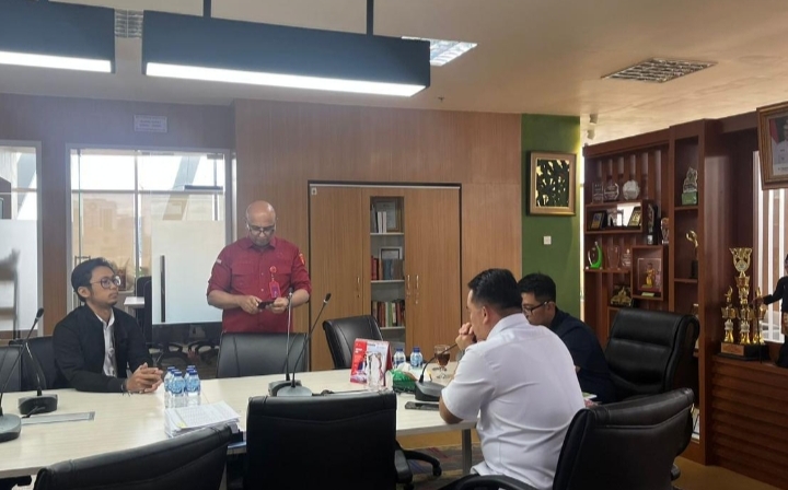 Penyidik Kejati Daerah Khusus Jakarta Geledah Dinas Kebudayaan Provinsi DKI ditemukan ratusan Stempel Palsu