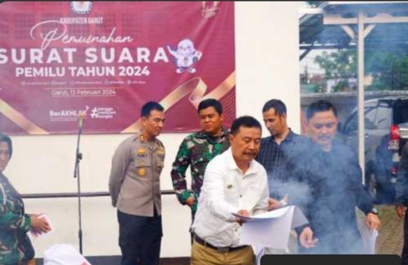 Pemusnahan Surat Suara Rusak Jelang Pilkada 2024 di Kabupaten Garut