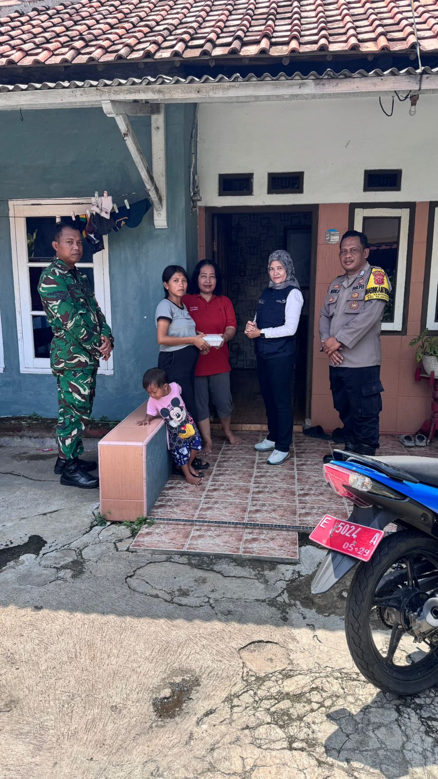 Babinsa Kel. Kebonbaru Laksanakan Kegiatan Pendampingan Pemberian Makanan Bergizi kepada Ibu Hamil dan Balita