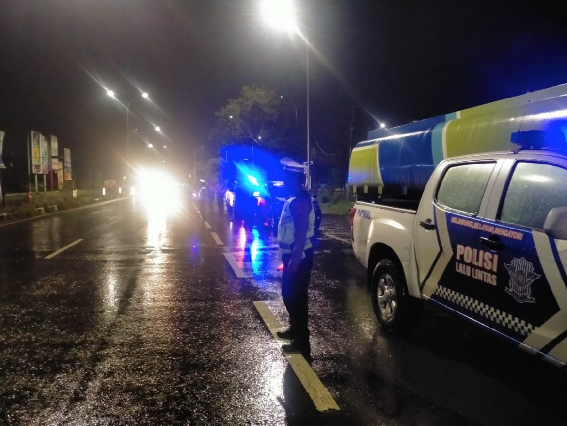 Laksanakan Patroli Malam Untuk Mencegah Segala Bentuk Kejahatan di Jalanan.