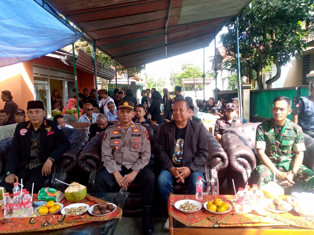 Pengukuhan – Pelantikan PAC Karanganyar LSM HARIMAU, Berjalan Dengan Lancar Penuh Hikmat. 