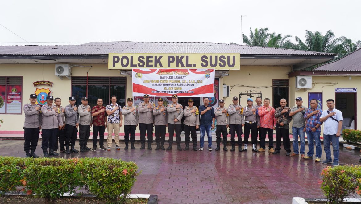 Kunjungan Kerja Kapolres dan Ketua Bhayangkari Cabang Polres Langkat ke Polsek Pangkalan susu.