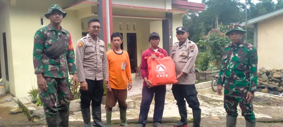 Tim Gabungan Mulai Salurkan Bantuan kepada Korban Terdampak Longsor di Petungkriyono