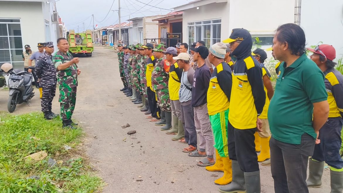 Karya Bakti Koramil 0620-05/Babakan Bersama Forkompimcam, Peduli Kebersihan Lingkungan