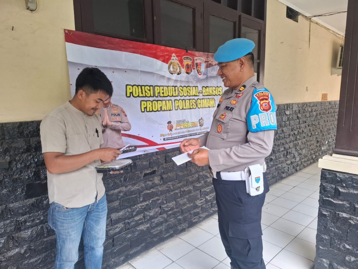 Peduli Sosial Si Propam Polres Cimahi Salurkan Bantuan Bagi masyarakat