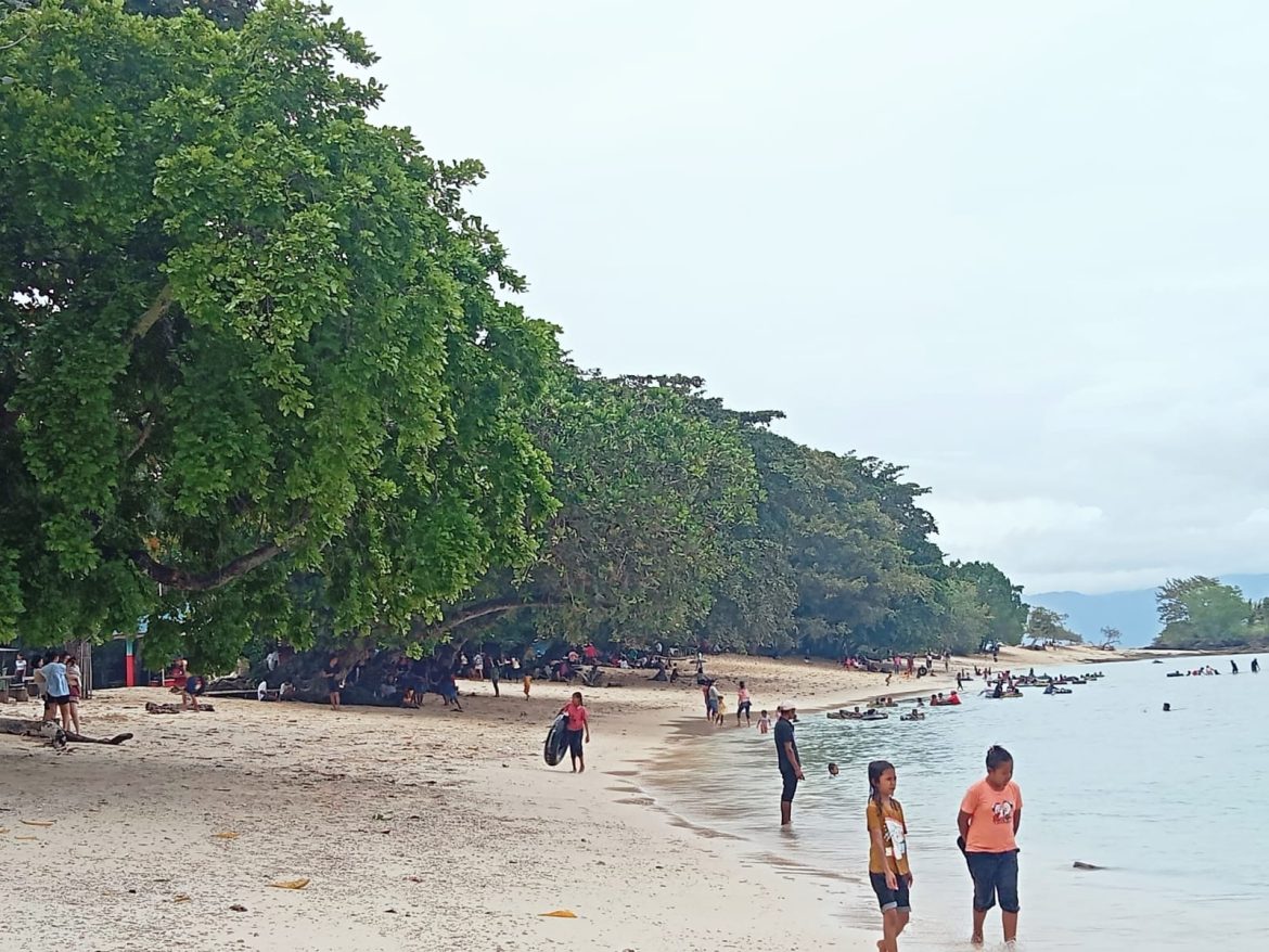 Wisata Pantai Luari Merupakan Salah Satu Magnet Bagi Wisata Lokal Di Halmahera Utara