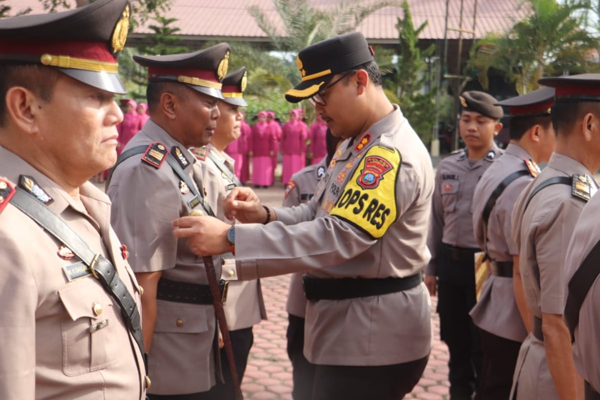 Kapolres Langkat Pimpin Sertijab Wakapolres, Para Kasat, dan Kapolsek Besitang.