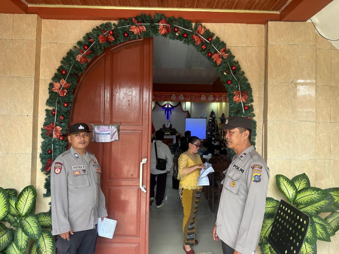 Polsek Kuala Laksanakan Pengamanan Ibadah di Gereja.