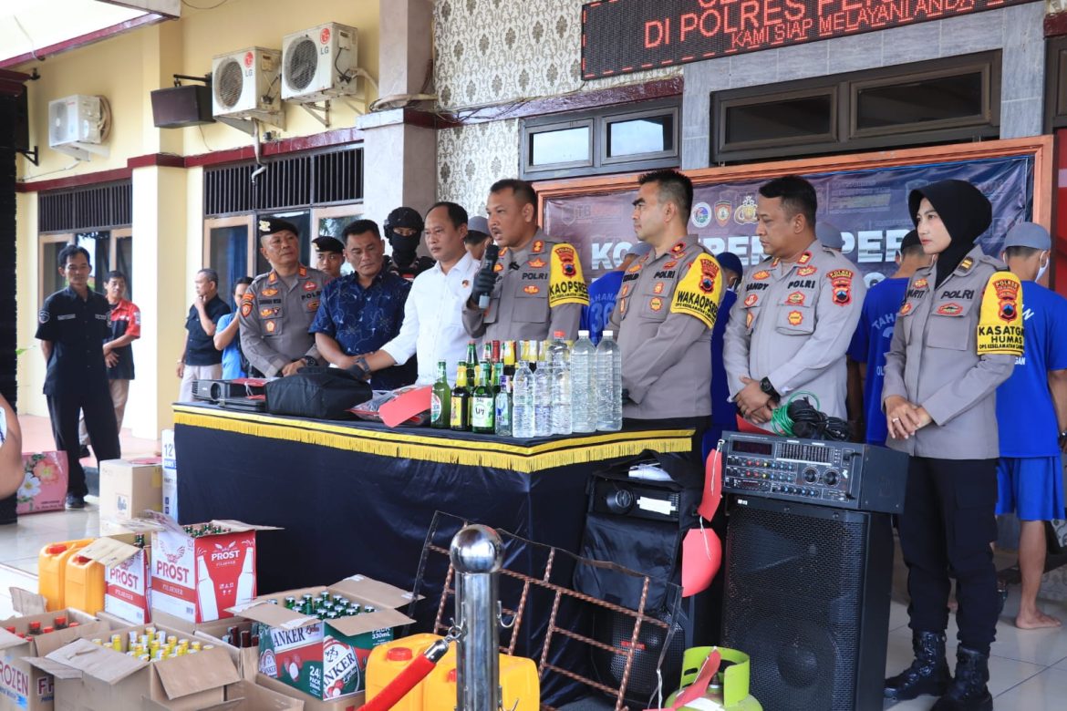 Polres Pekalongan Gelar Konferensi Pers Hasil dari Kegiatan Rutin yang Dioptimalkan