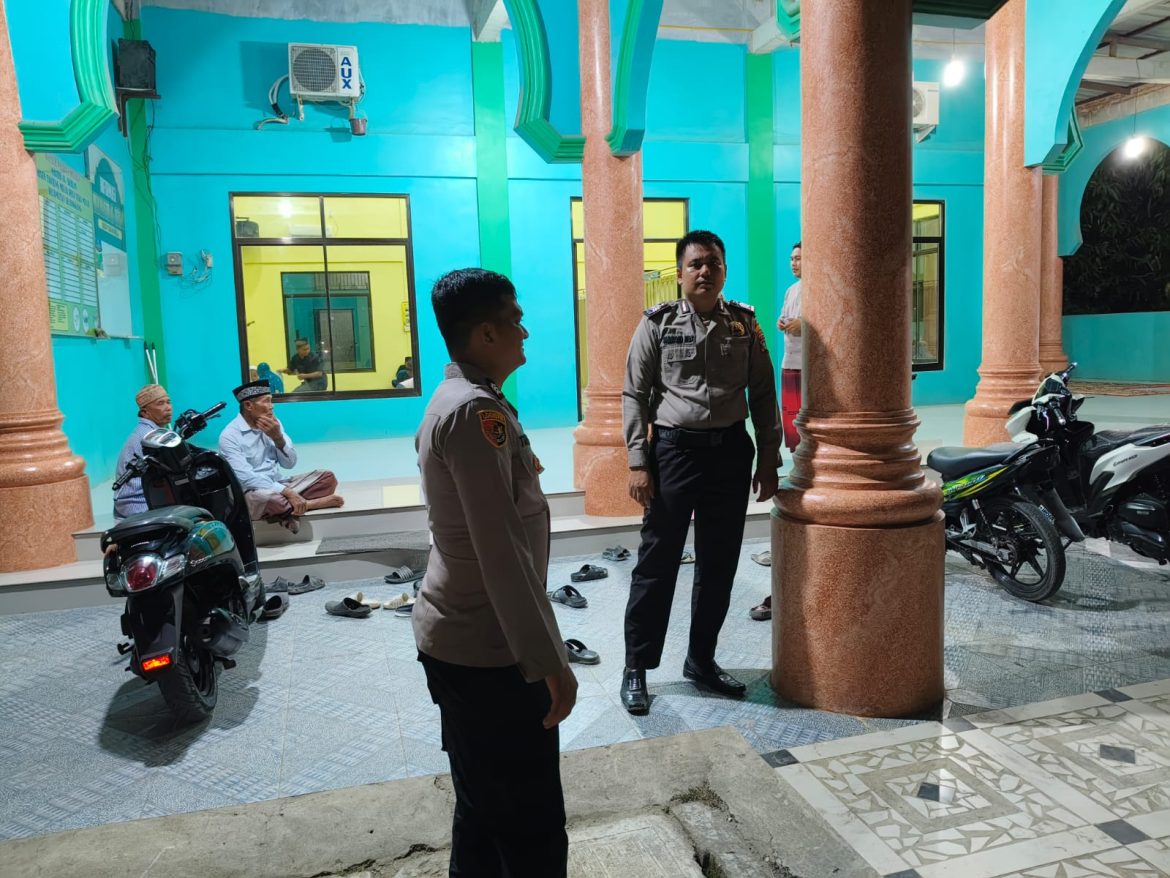 Polsek Secanggang Gelar Patroli Asmara Subuh, Jamin Keamanan Warga di Bulan Ramadhan.