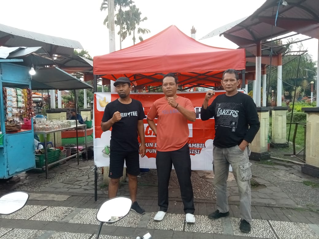 Indahnya Berbagi Takjil di Bulan Ramadhan di Alun-Alun Lama Ungaran kab. Semarang 