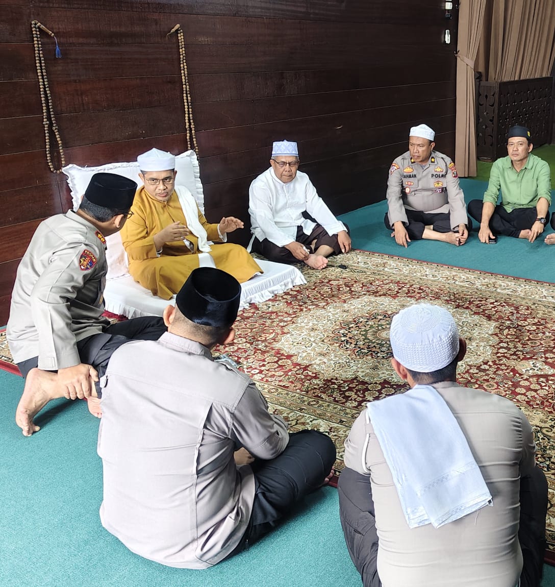 Kapolres Langkat Bersilahturahmi ke Tuan Guru Besilam Babussalam, Jaga Silahturahmi & Kedamaian Ramadhan.