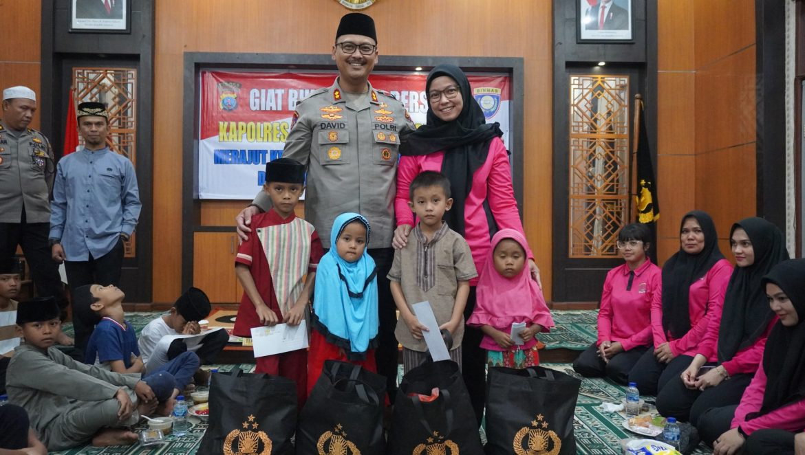 Memuliakan Anak Yatim, Kapolres Langkat Buka Puasa Bersama Anak Yatim.